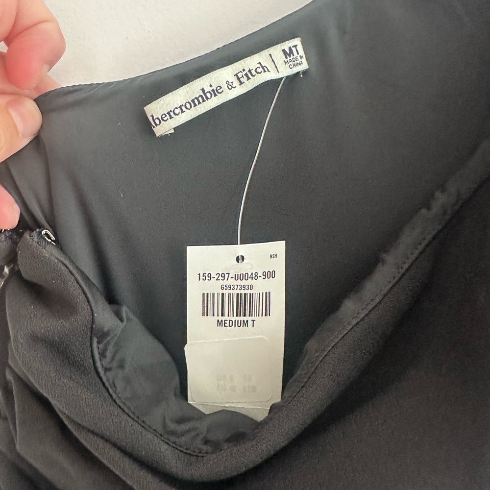 NWT Abercrombie Black One-Shoulder jumpsuit, sz Medium Tall - Picture 4 of 5